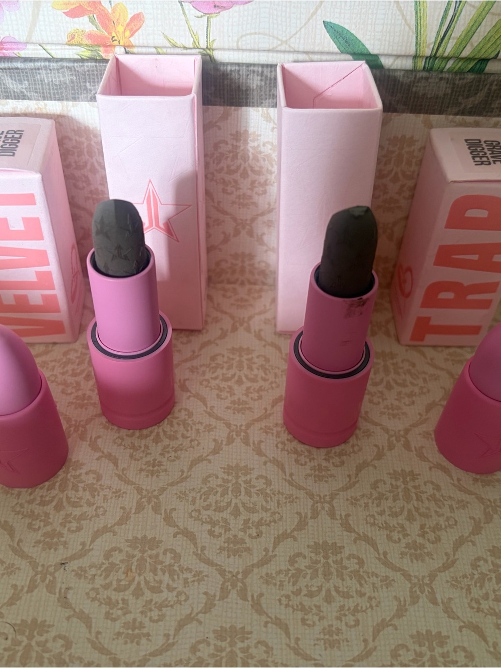 Jeffery Star - Grave Digger! 💄lipstick! 2 Pack Lipsticks